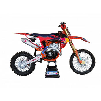  Toy replicas